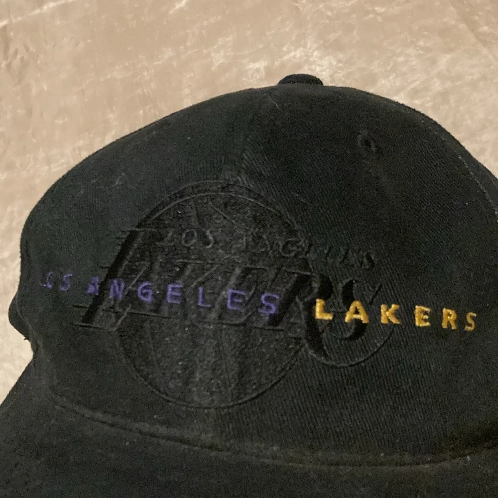 vintage 90’s NBA LOS ANGELES LAKERS Basketball snapback hat AMERICAN NEEDLE